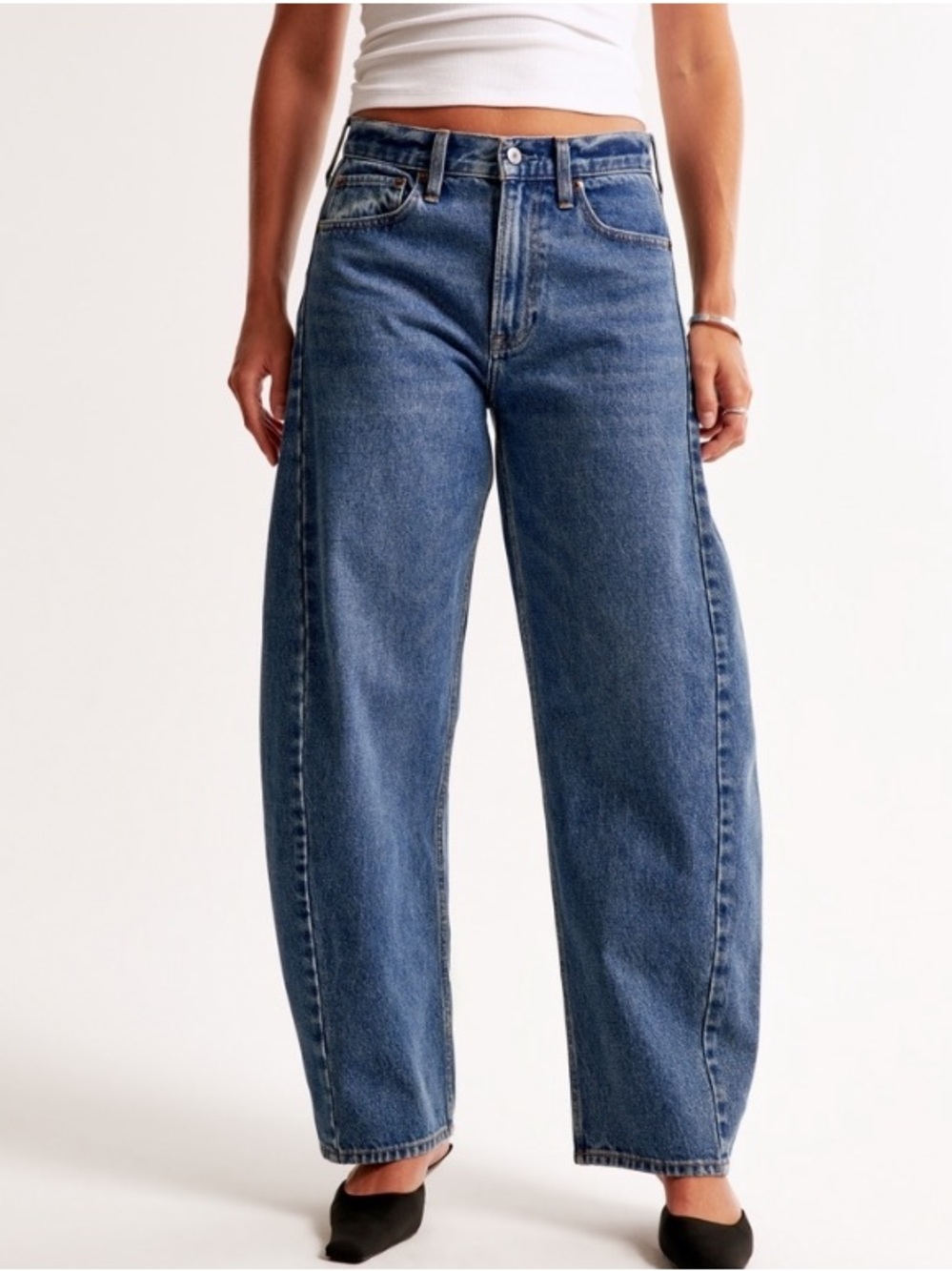 Abercrombie & Fitch Barrel Jean Mid Rise Wide Leg Blue Jeans Woman’s Size 26 L